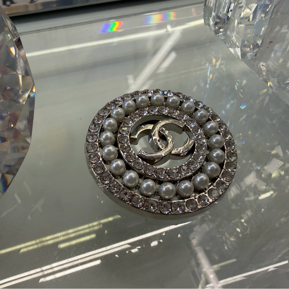 Elegant Silver and Pearl Brooch